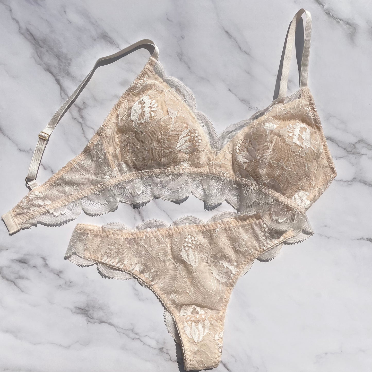 Protea Thong