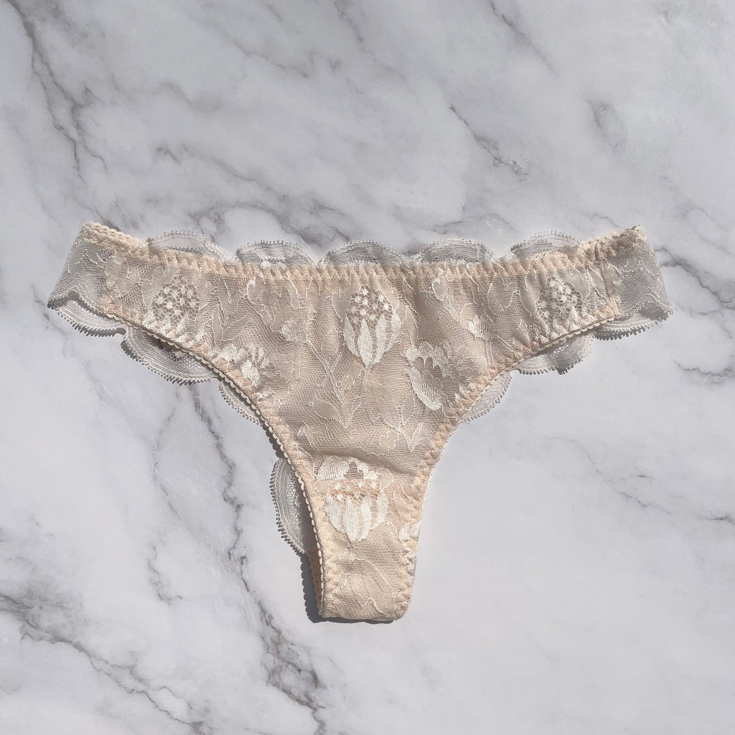 Protea Thong