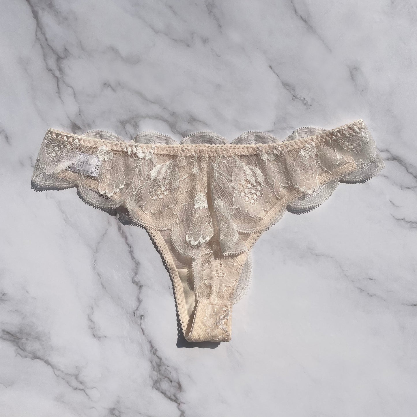 Protea Thong