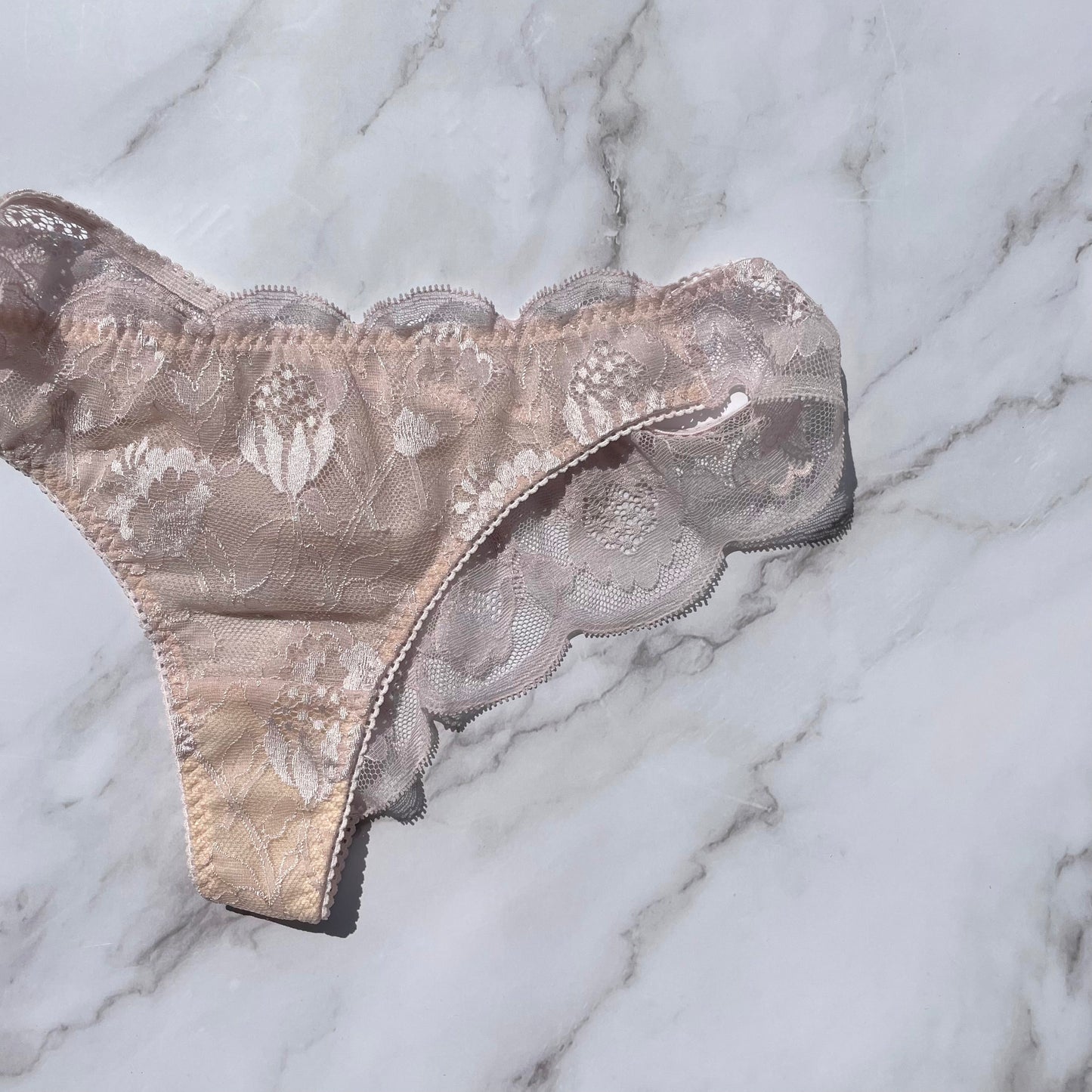 Protea Thong|Berry