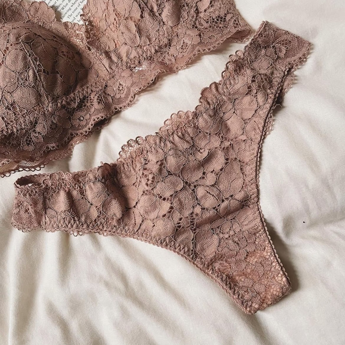 Peony Thong