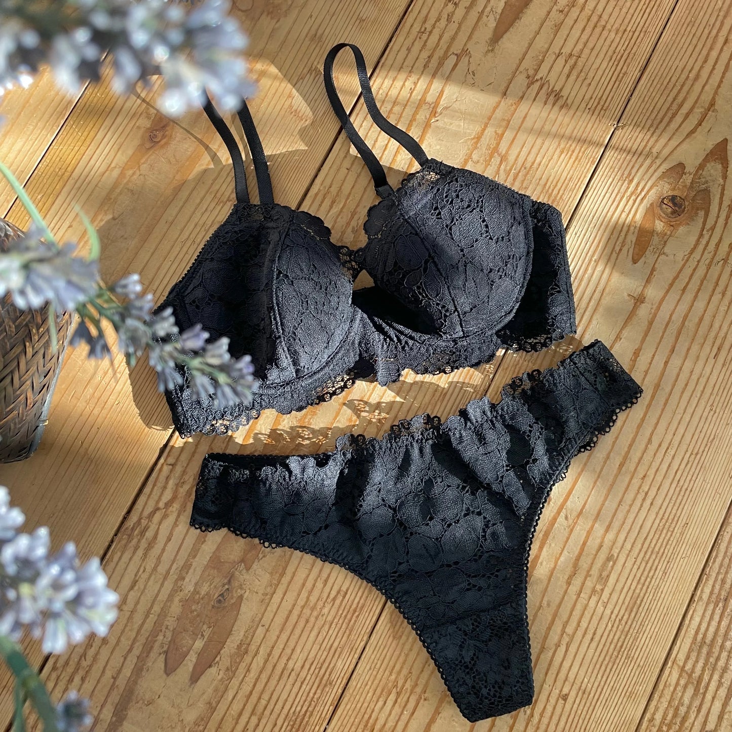 Peony Thong