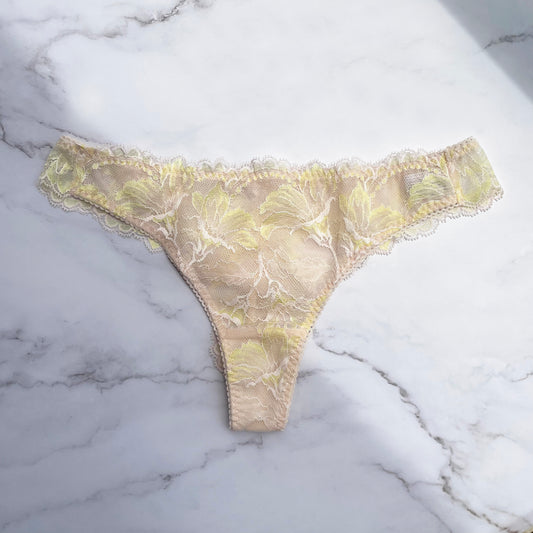 Lily Thong