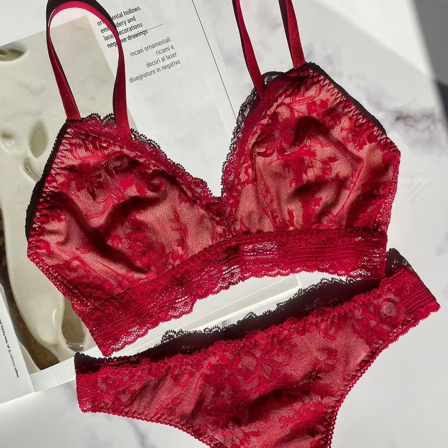 SALE Serruria Berry Bralette