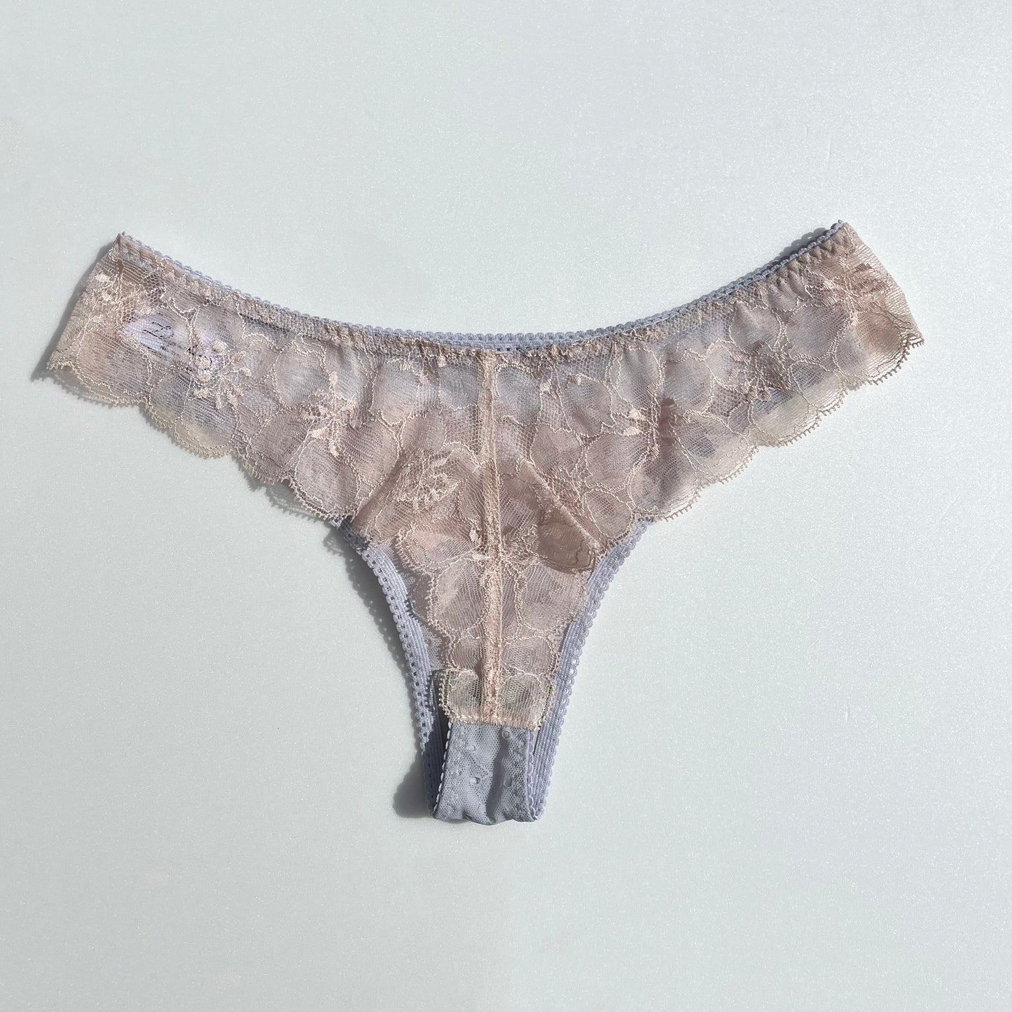 Jasmine Thong ｜Pale Blue